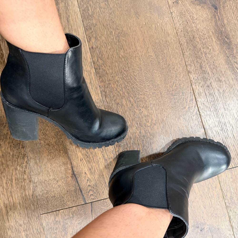Black boots ankle